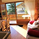 Cosy Avec Balcon, Parking Individuel Et Wifi à - Fr-1-459-165 * Saint-Jean-de-Sixt